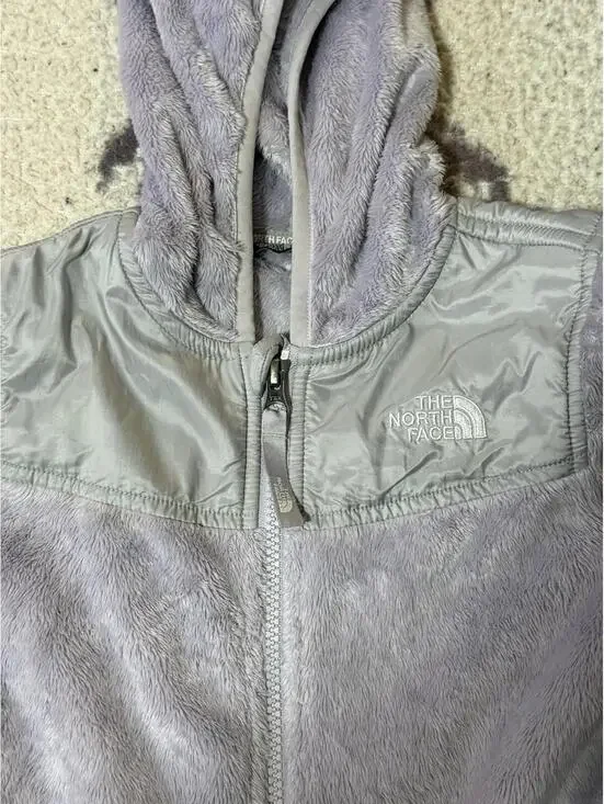 The North Face full-zip, super soft, light Purple  hooded fleece EUC size 6T - Picture 3 of 5